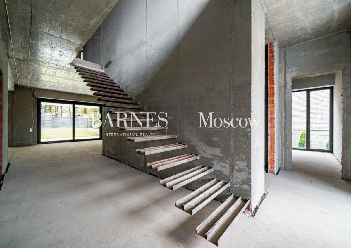 2-этажный коттедж 548 м² без отделки