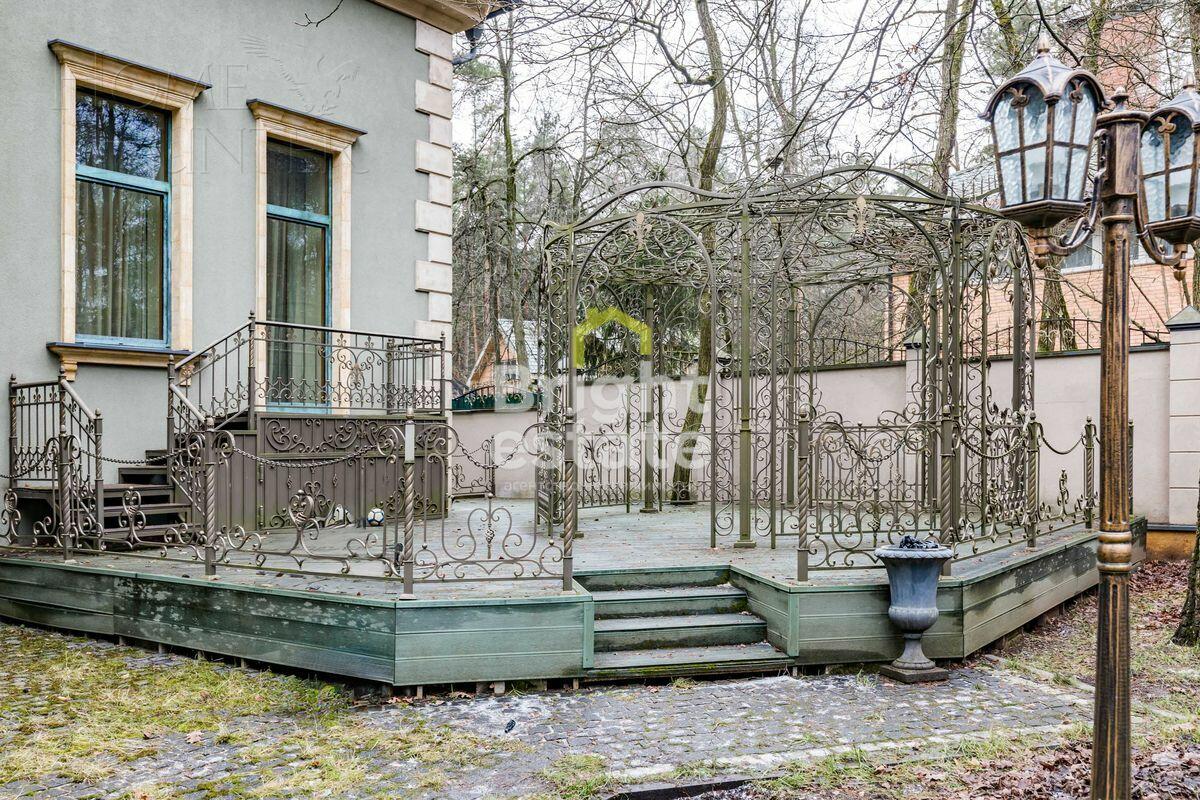 2-этажный коттедж 1 500 м² с отделкой