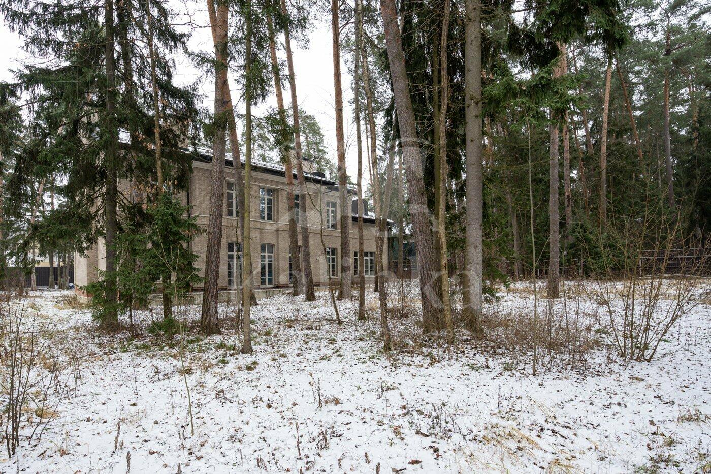 2-этажный коттедж 850 м² без отделки