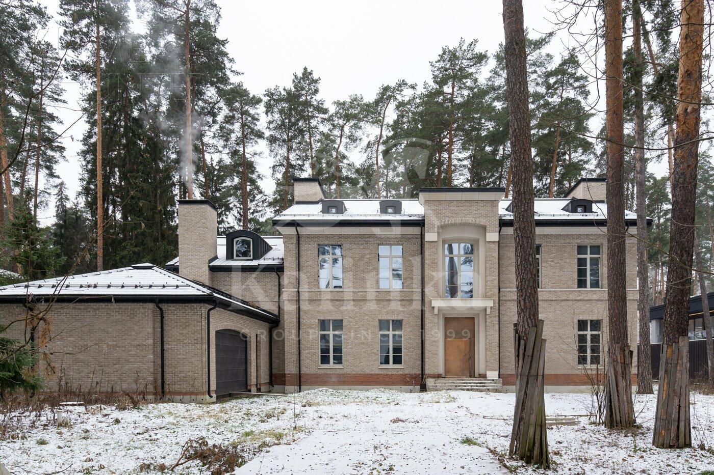 2-этажный коттедж 850 м² без отделки