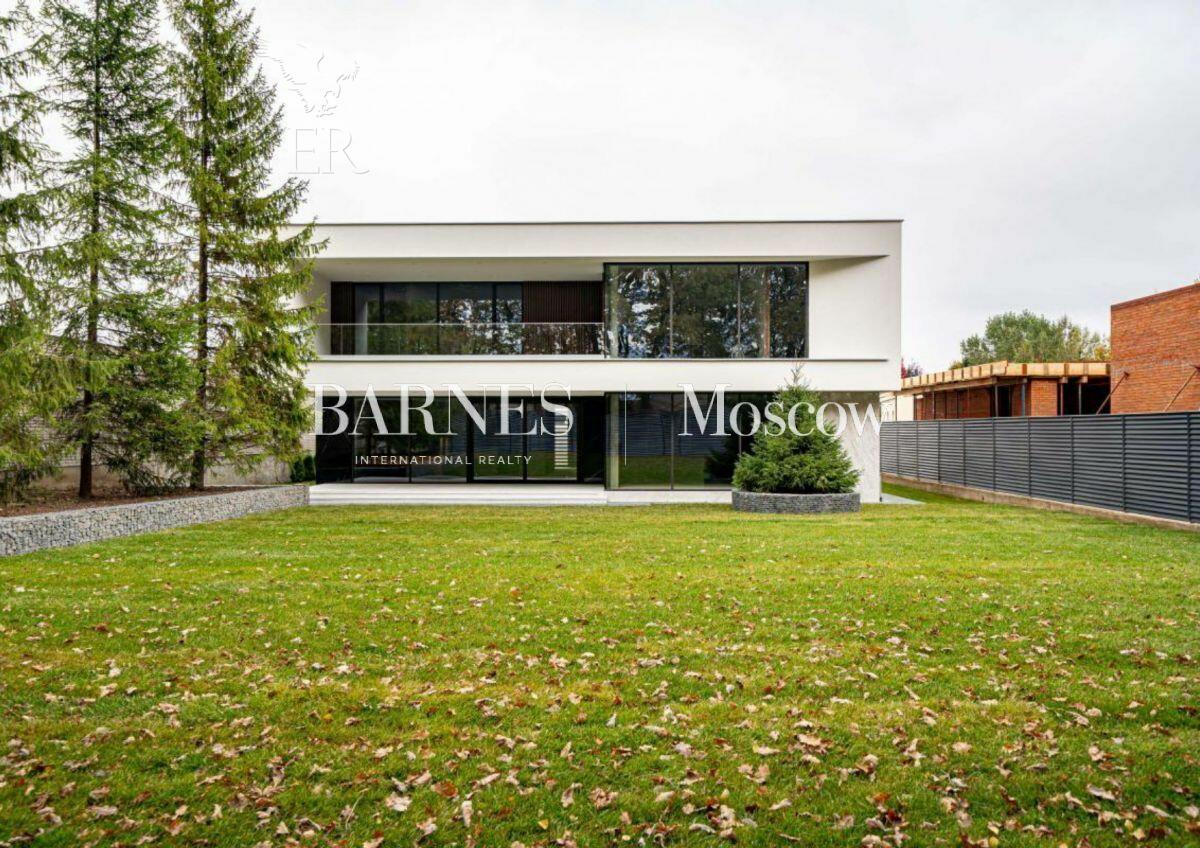 2-этажный коттедж 548 м² без отделки