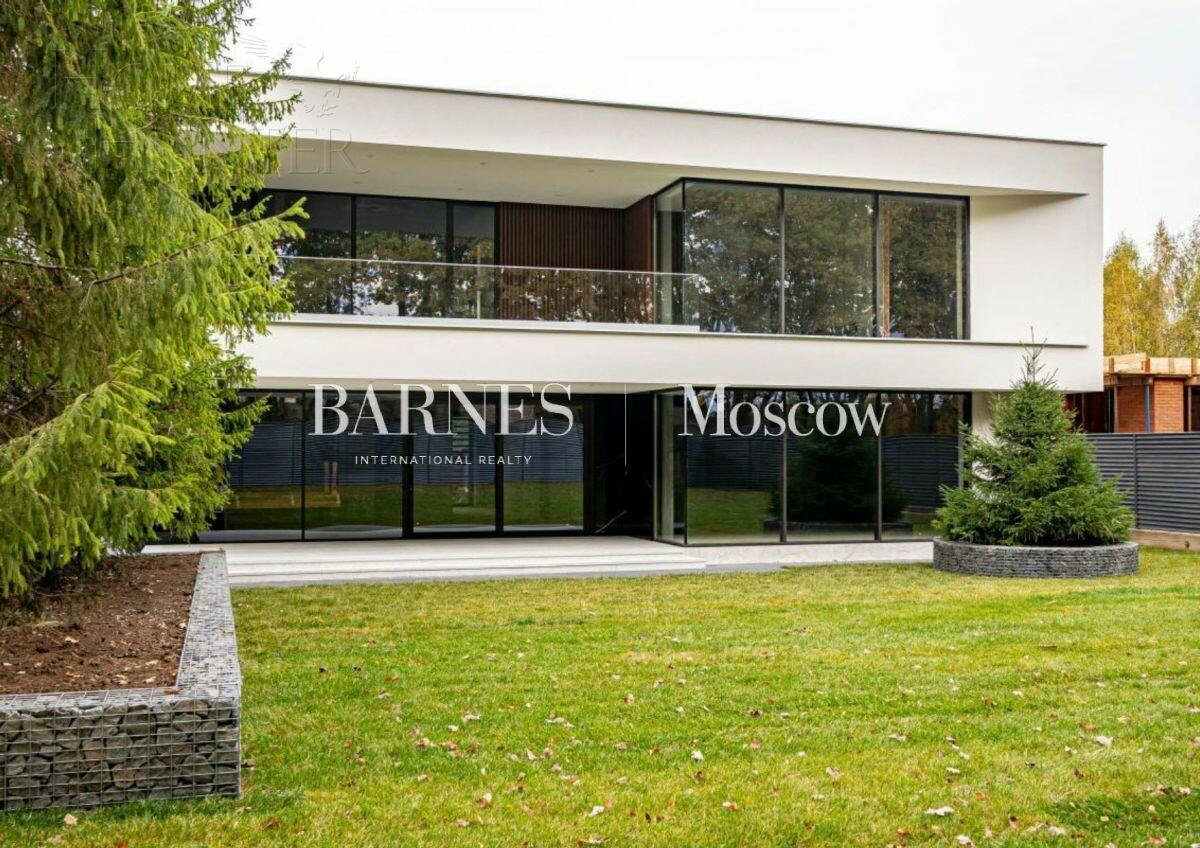 2-этажный коттедж 548 м² без отделки