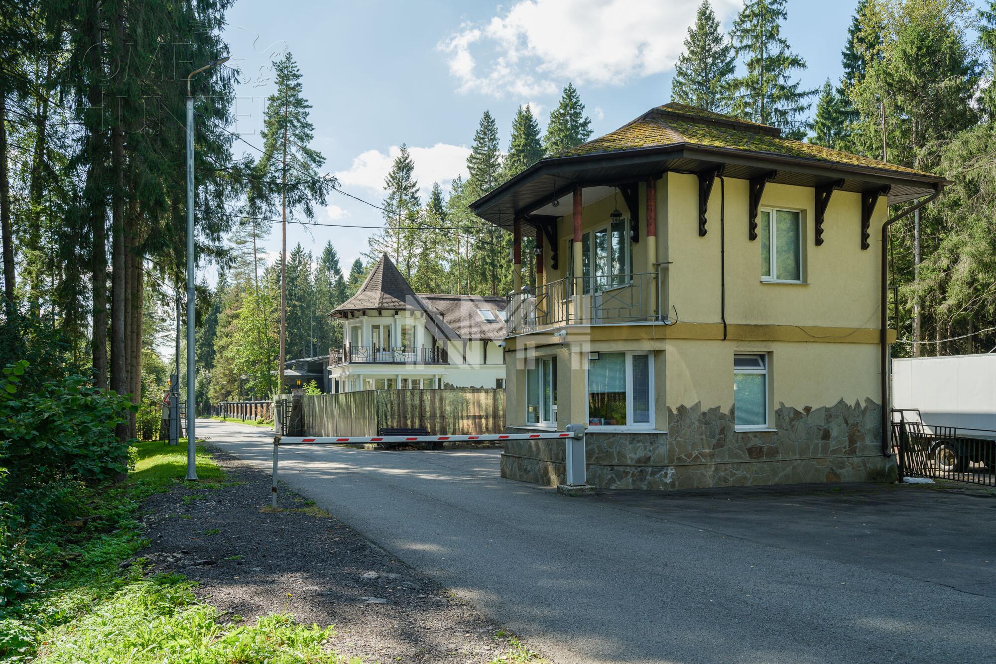 2-этажный коттедж 1 200 м² без отделки