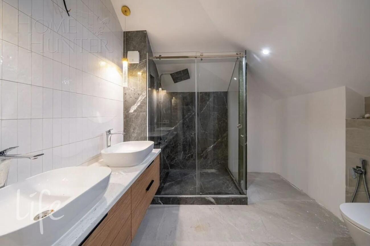 2-этажный коттедж 588 м² без отделки