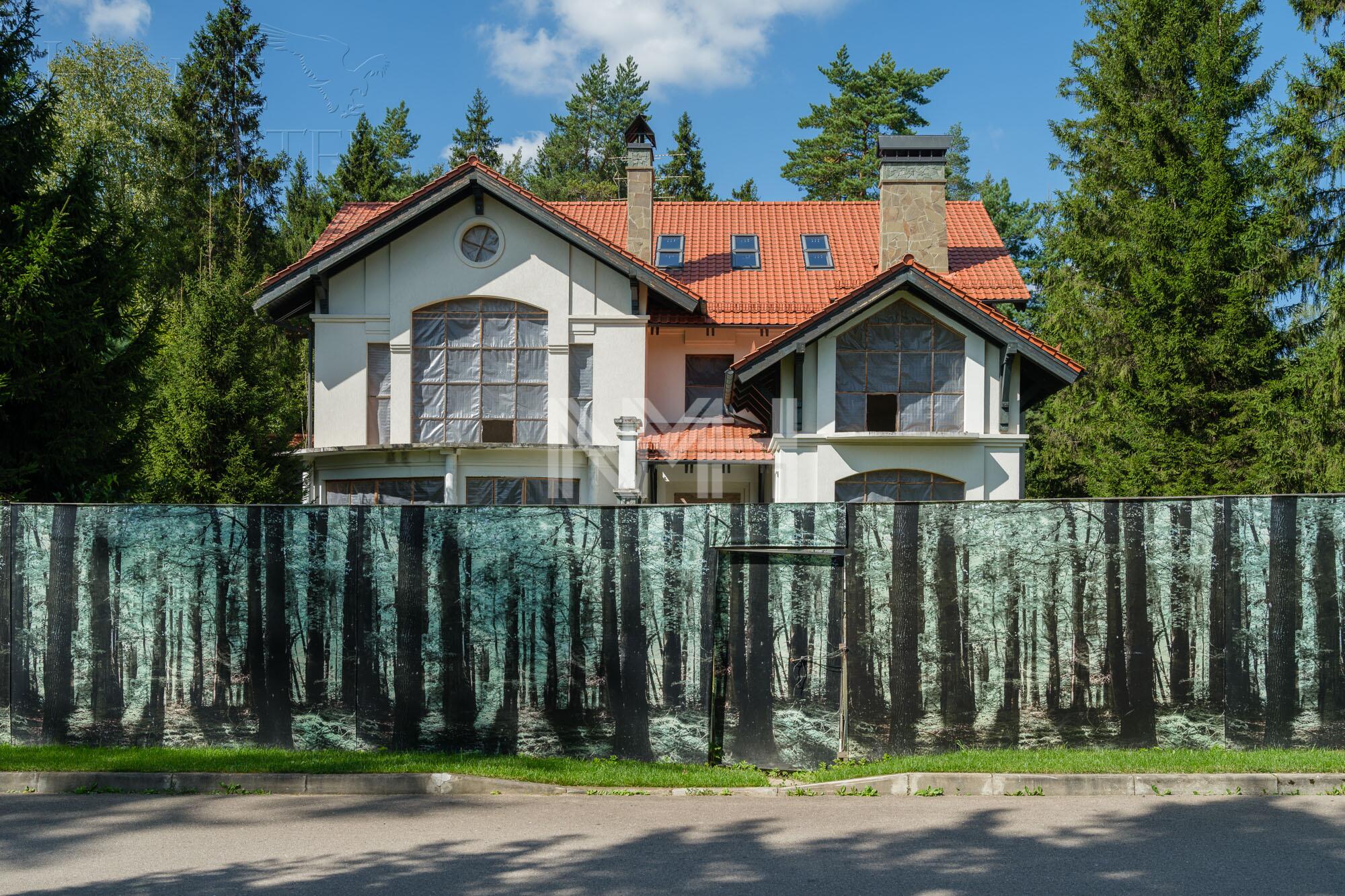 2-этажный коттедж 1 200 м² без отделки