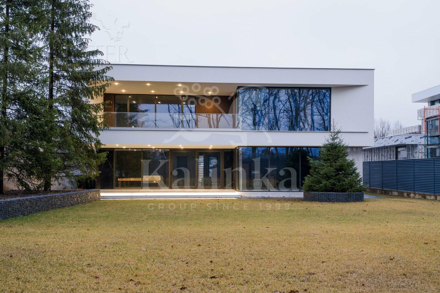 2-этажный коттедж 560 м² без отделки