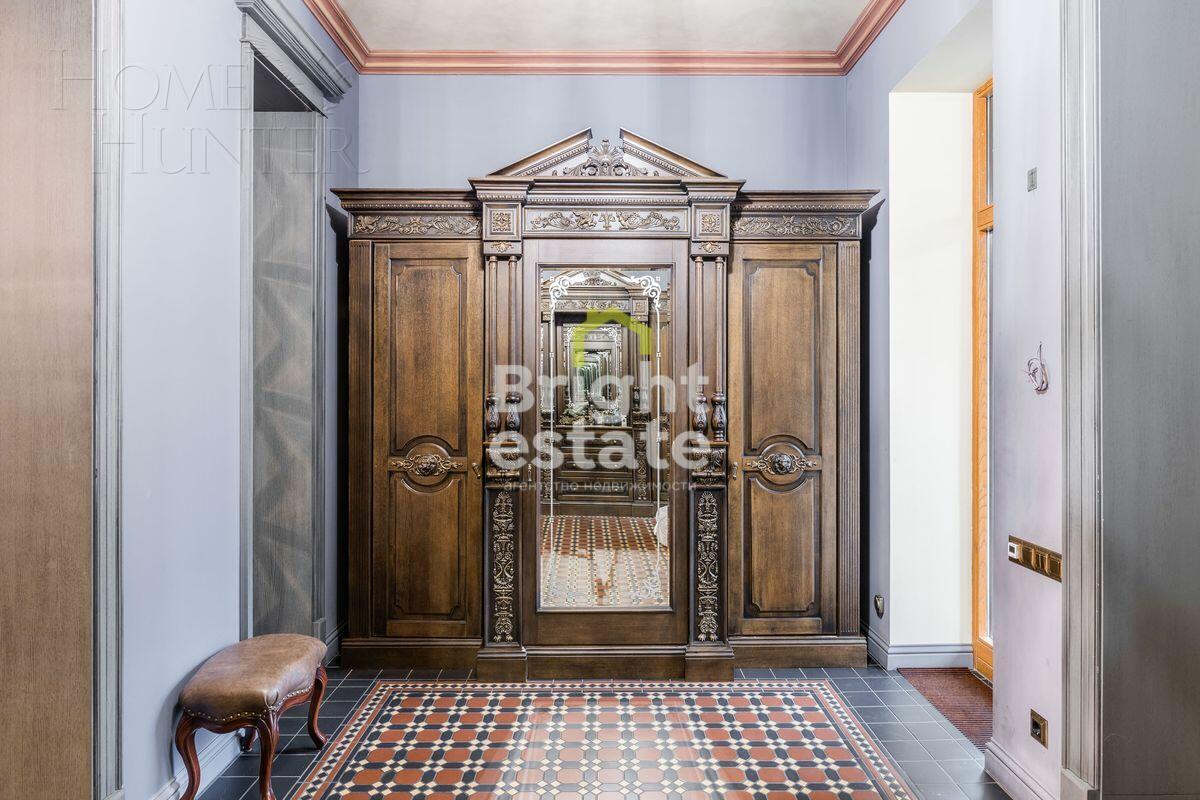 2-этажный коттедж 1 500 м² с отделкой