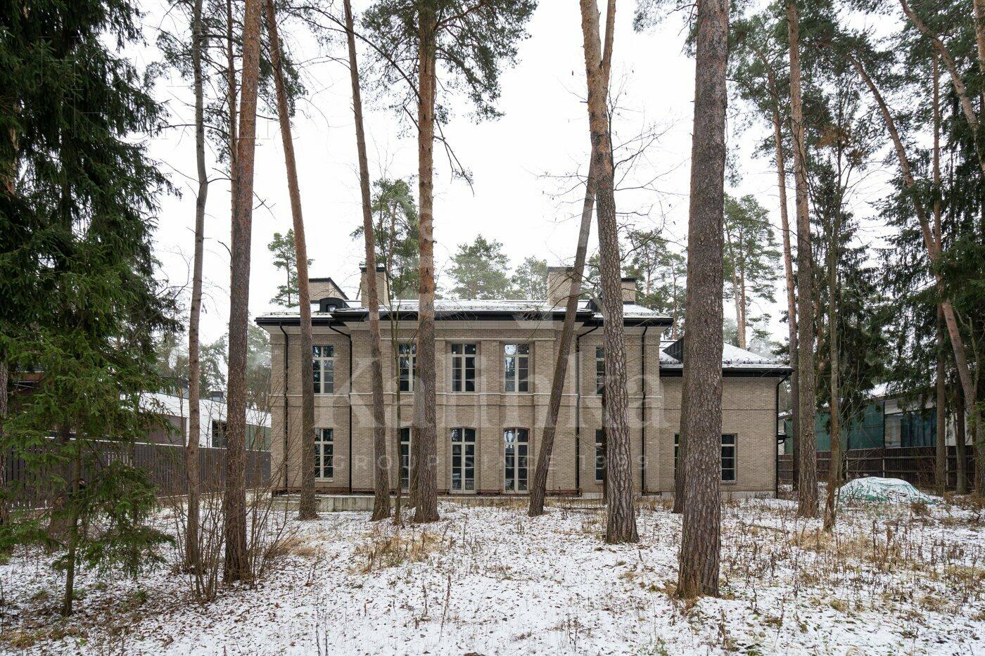 2-этажный коттедж 850 м² без отделки