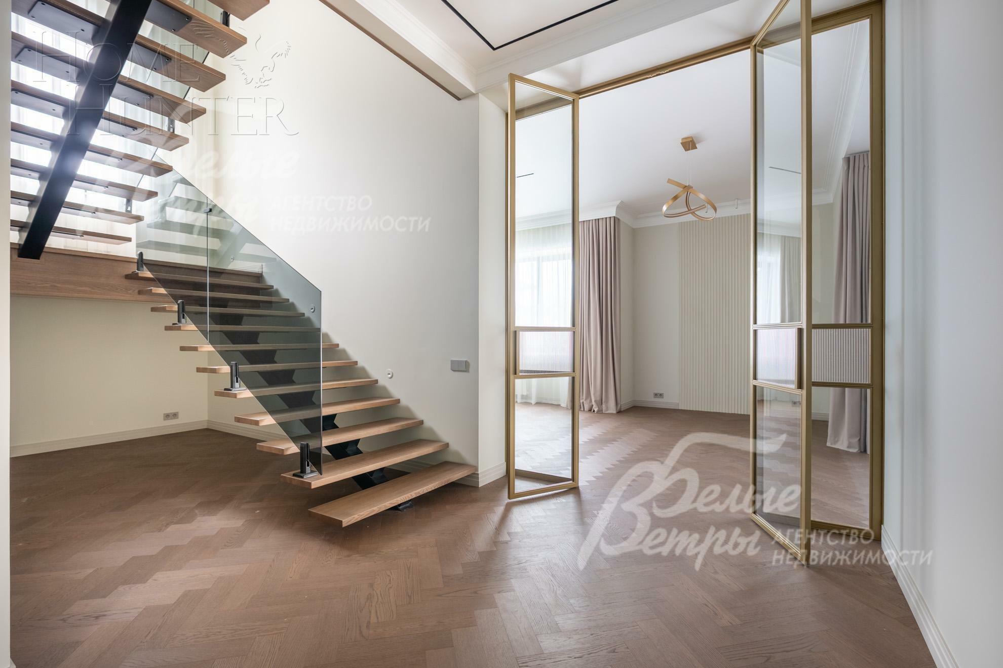 2-этажный коттедж 323 м² с отделкой