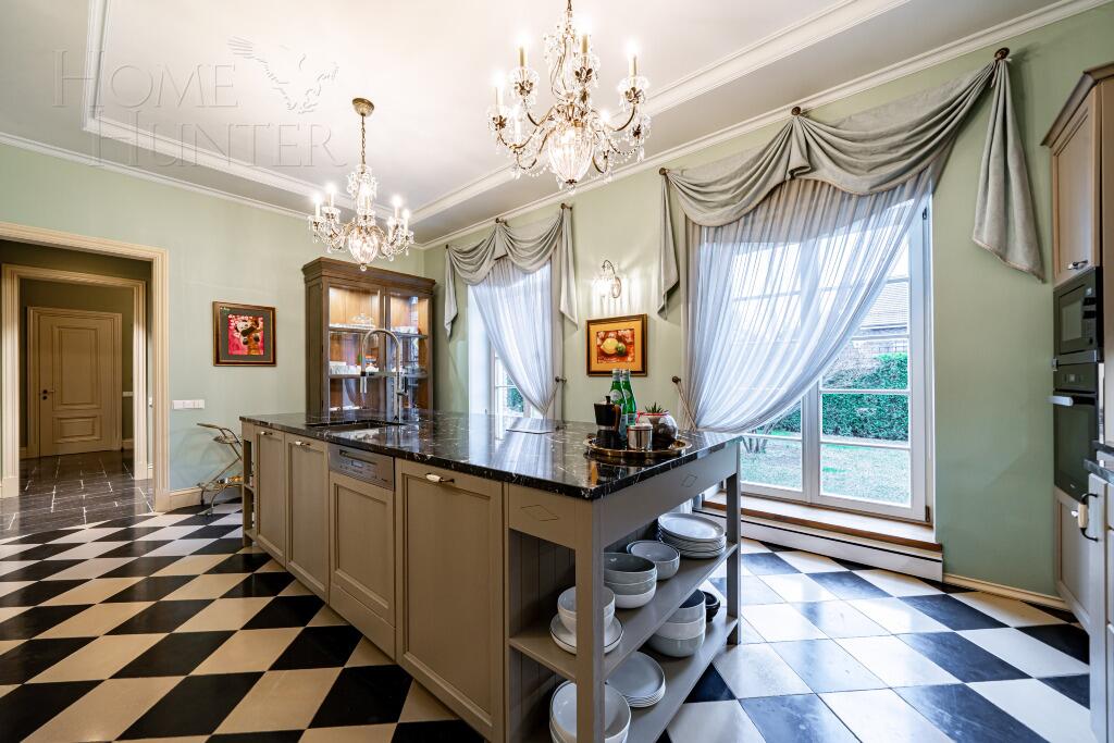 2-этажный коттедж 820 м² с отделкой