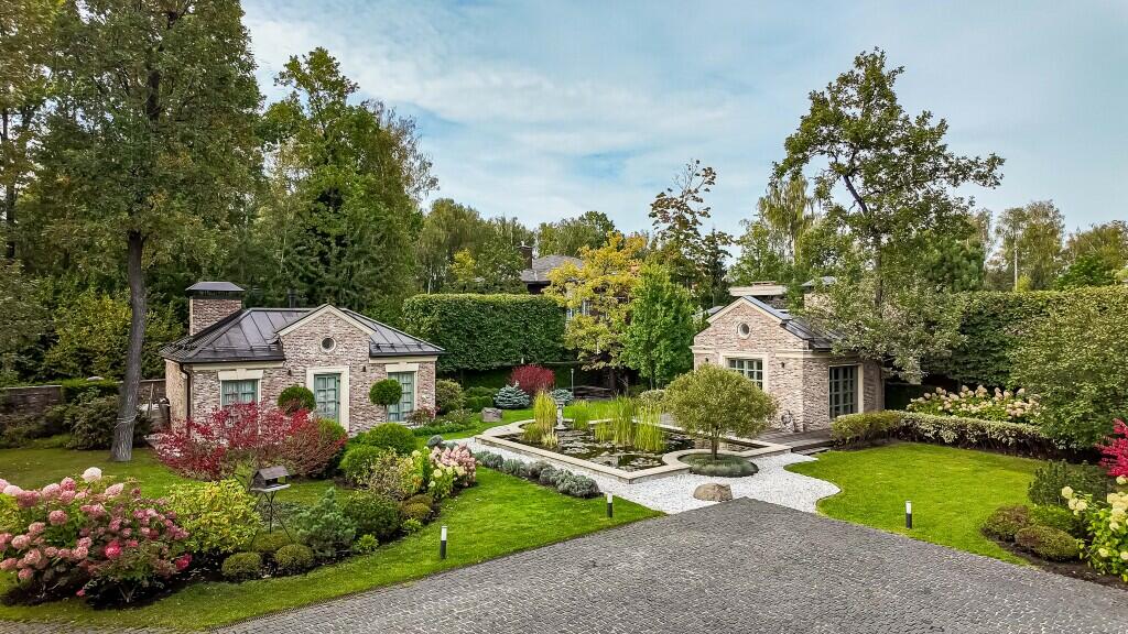 2-этажный коттедж 820 м² с отделкой