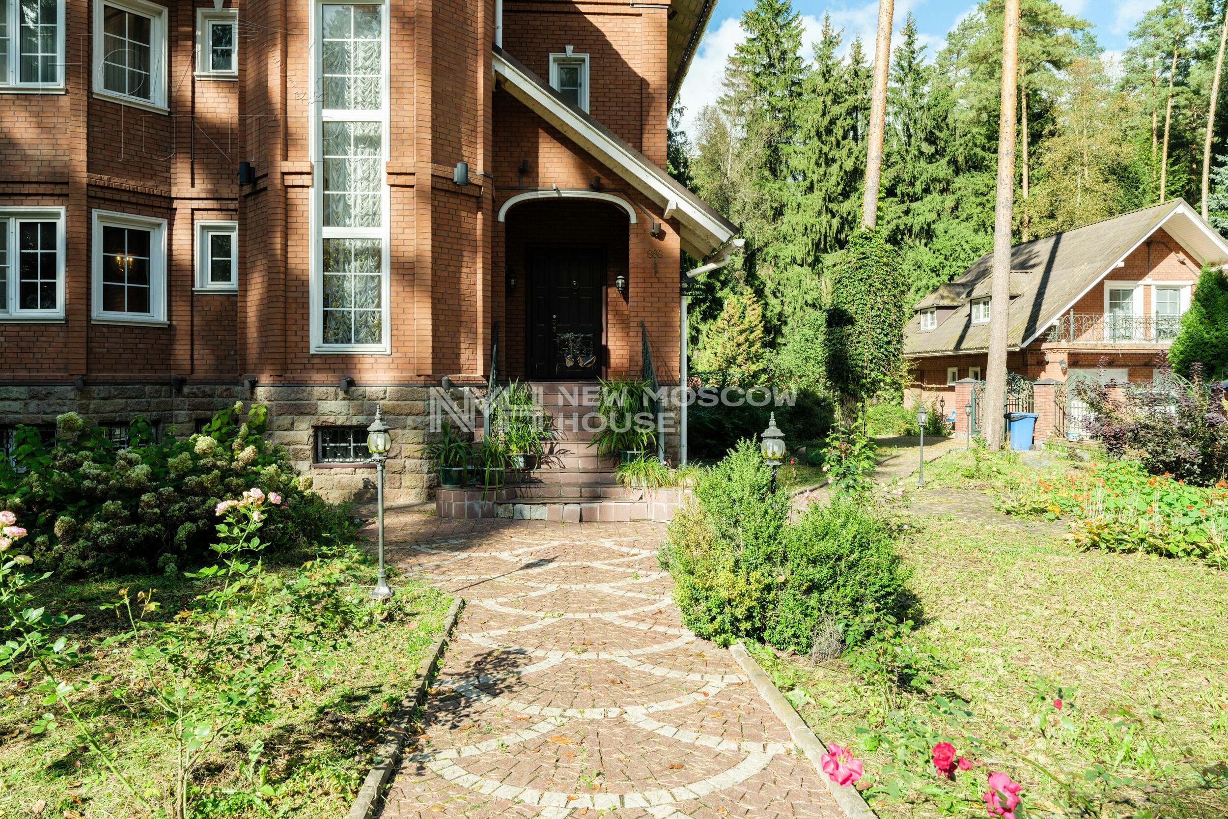 2-этажный коттедж 550 м² с отделкой