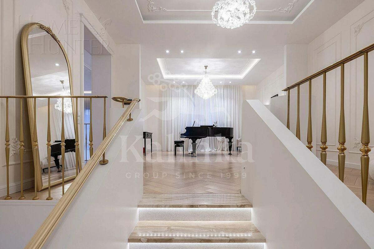 2-этажный коттедж 850 м² с отделкой