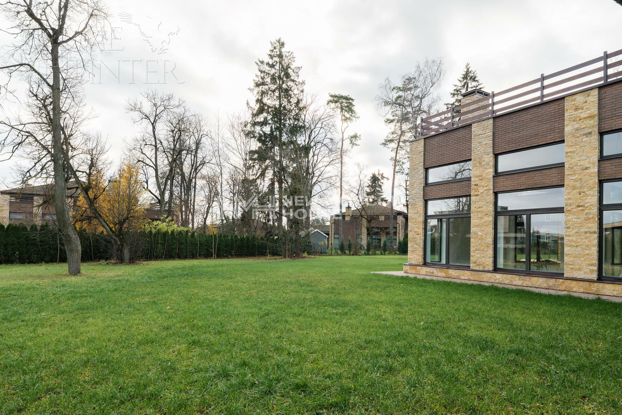 2-этажный коттедж 693 м² без отделки