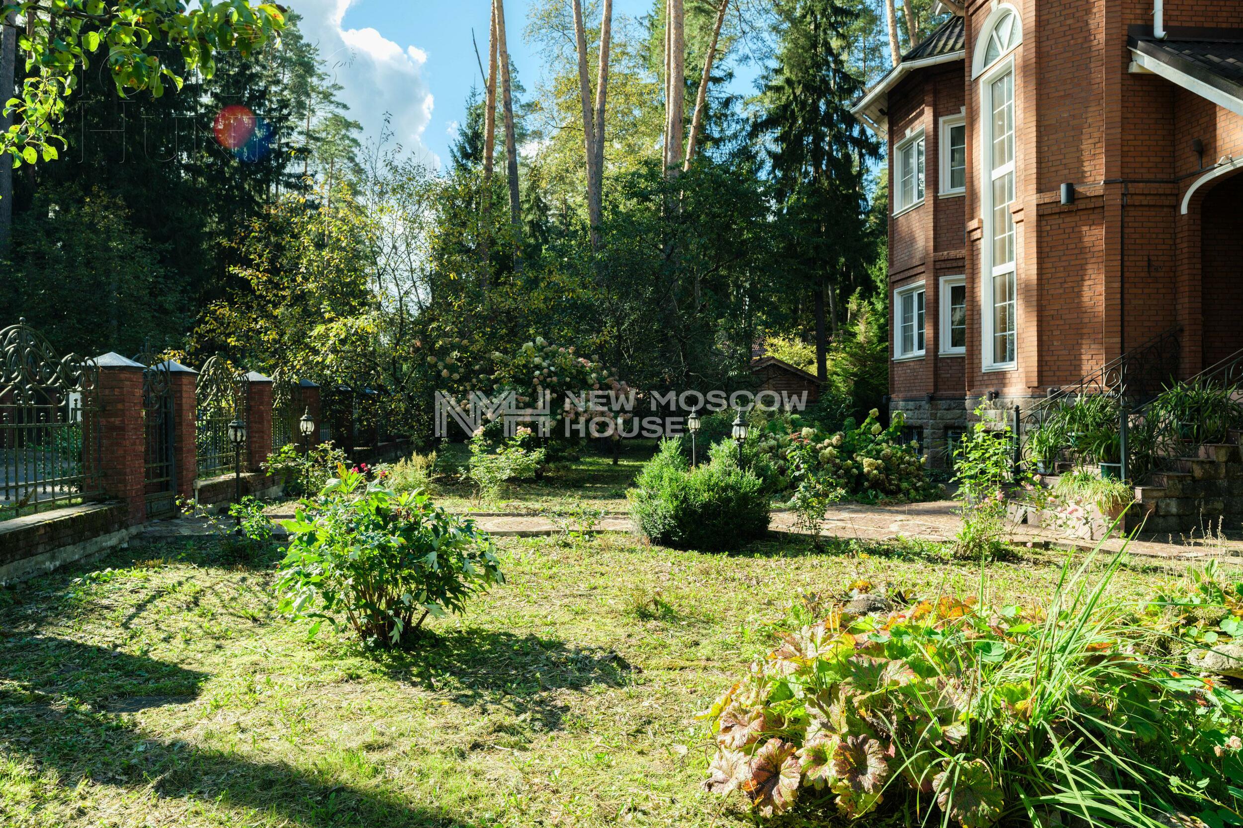 2-этажный коттедж 550 м² с отделкой