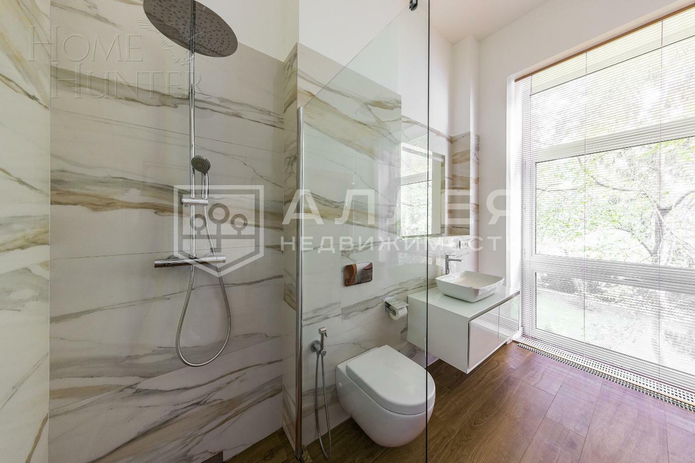 2-этажный коттедж 440 м² с отделкой