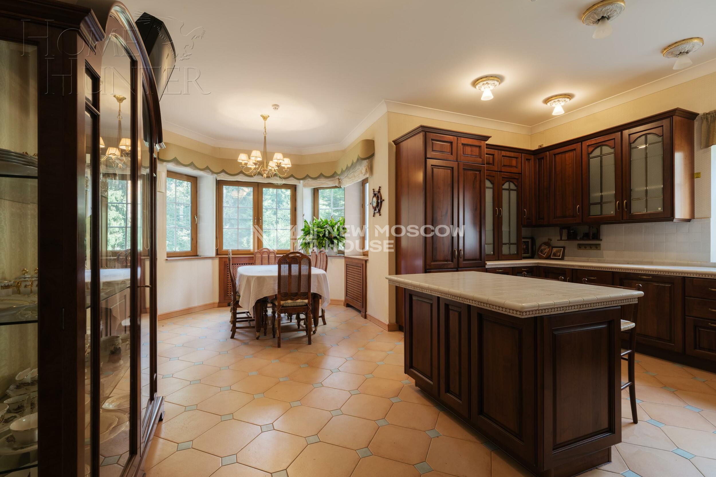 2-этажный коттедж 550 м² с отделкой