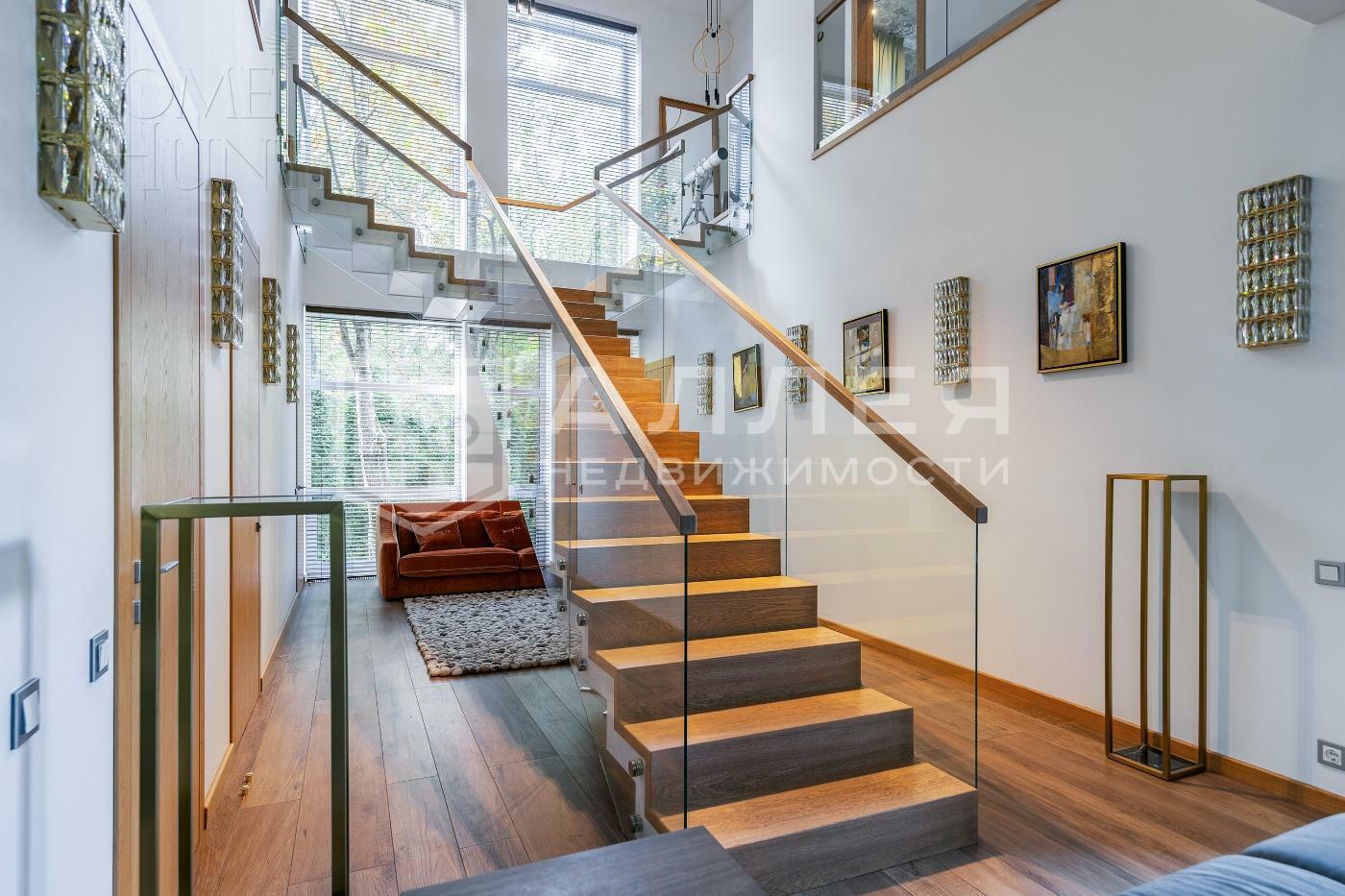 2-этажный коттедж 440 м² с отделкой