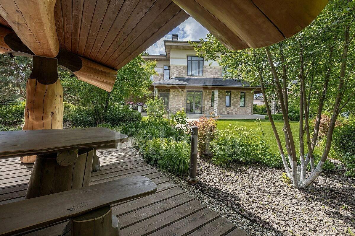 2-этажный коттедж 850 м² с отделкой