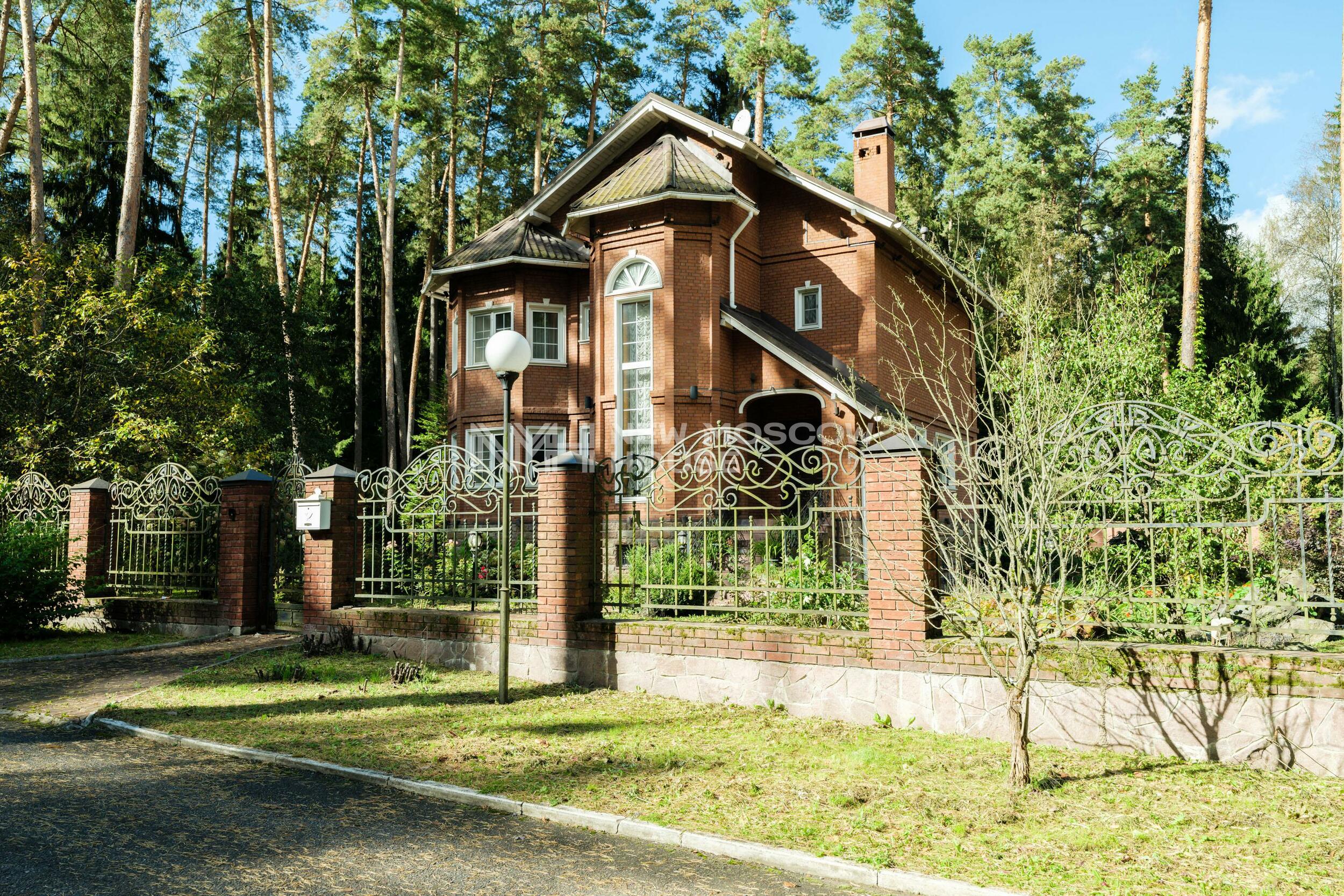 2-этажный коттедж 550 м² с отделкой