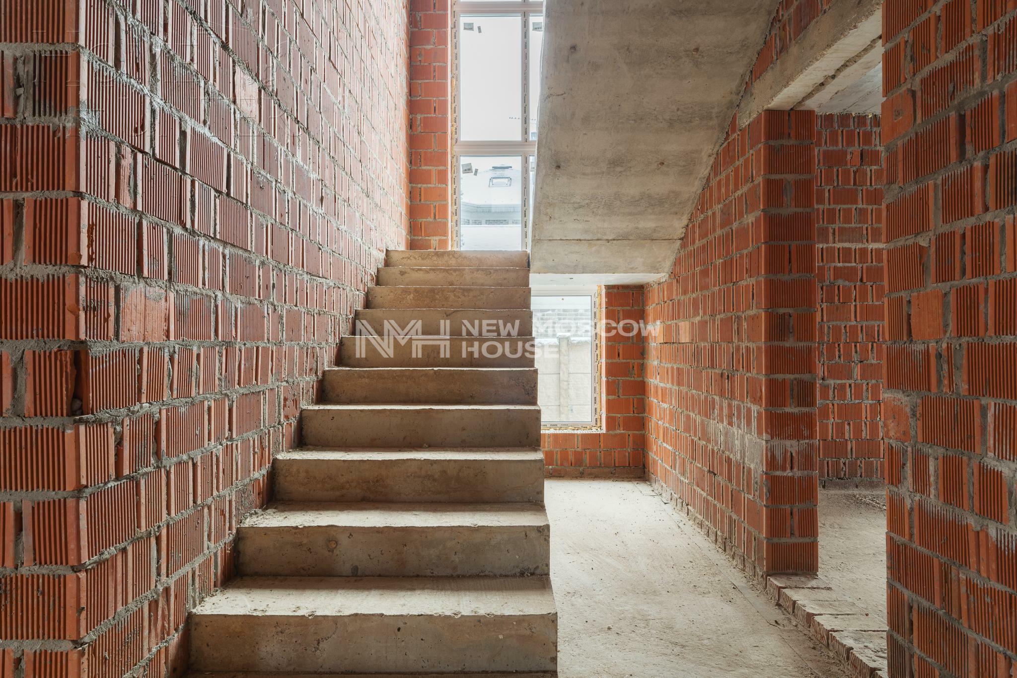 2-этажный коттедж 310 м² без отделки