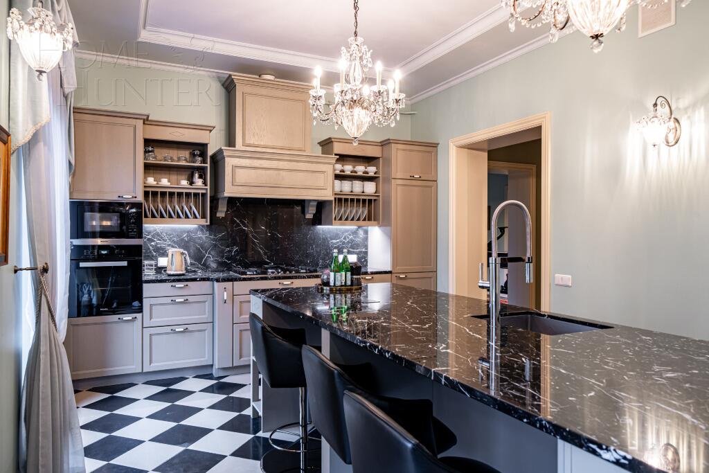 2-этажный коттедж 820 м² с отделкой