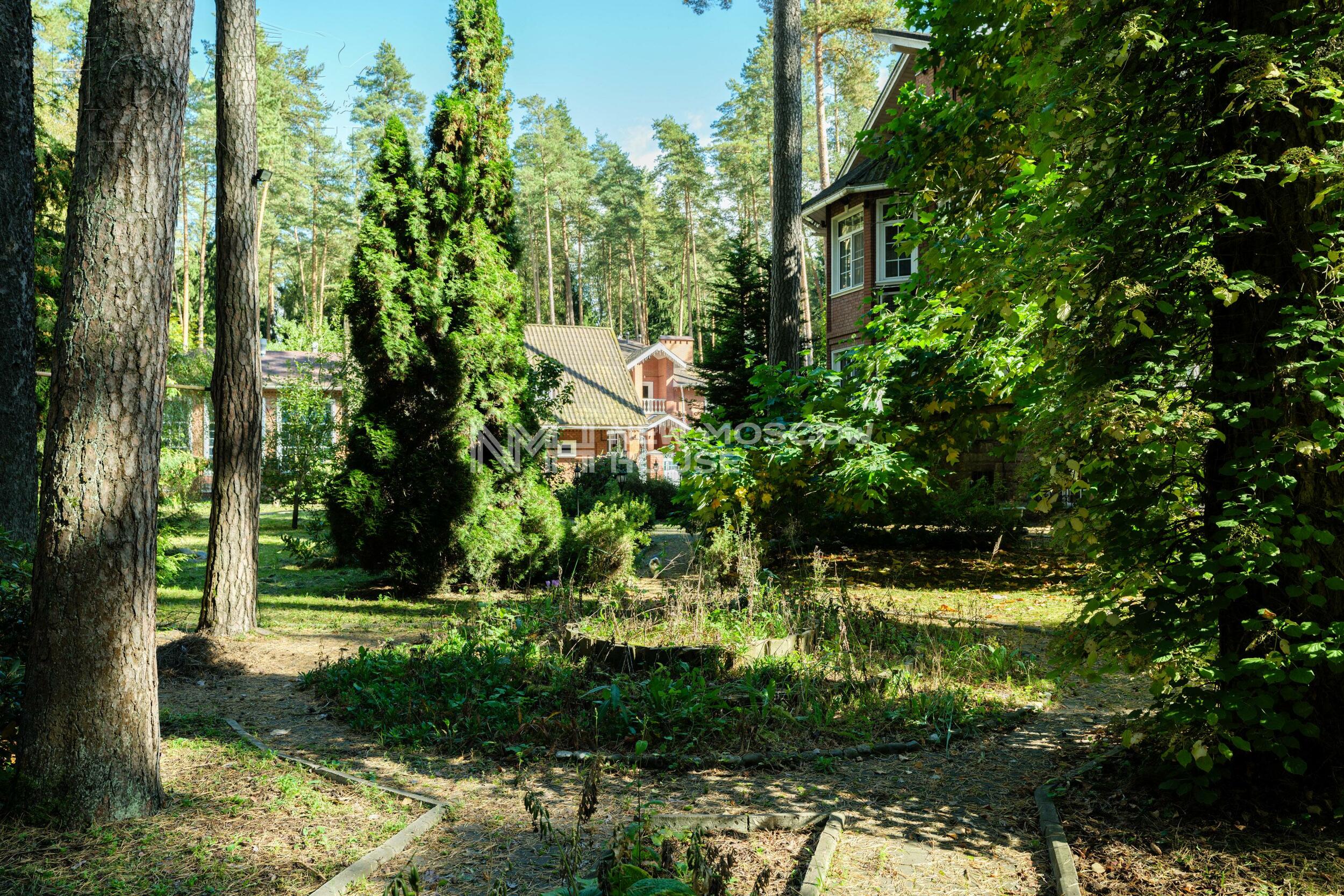 2-этажный коттедж 550 м² с отделкой