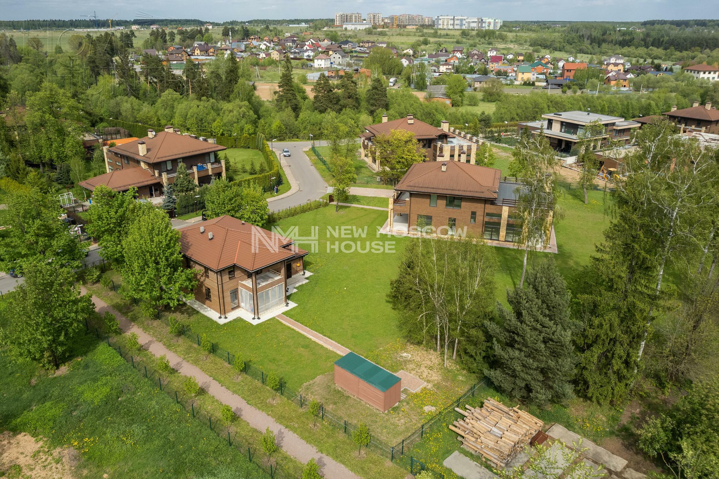 2-этажный коттедж 693 м² без отделки