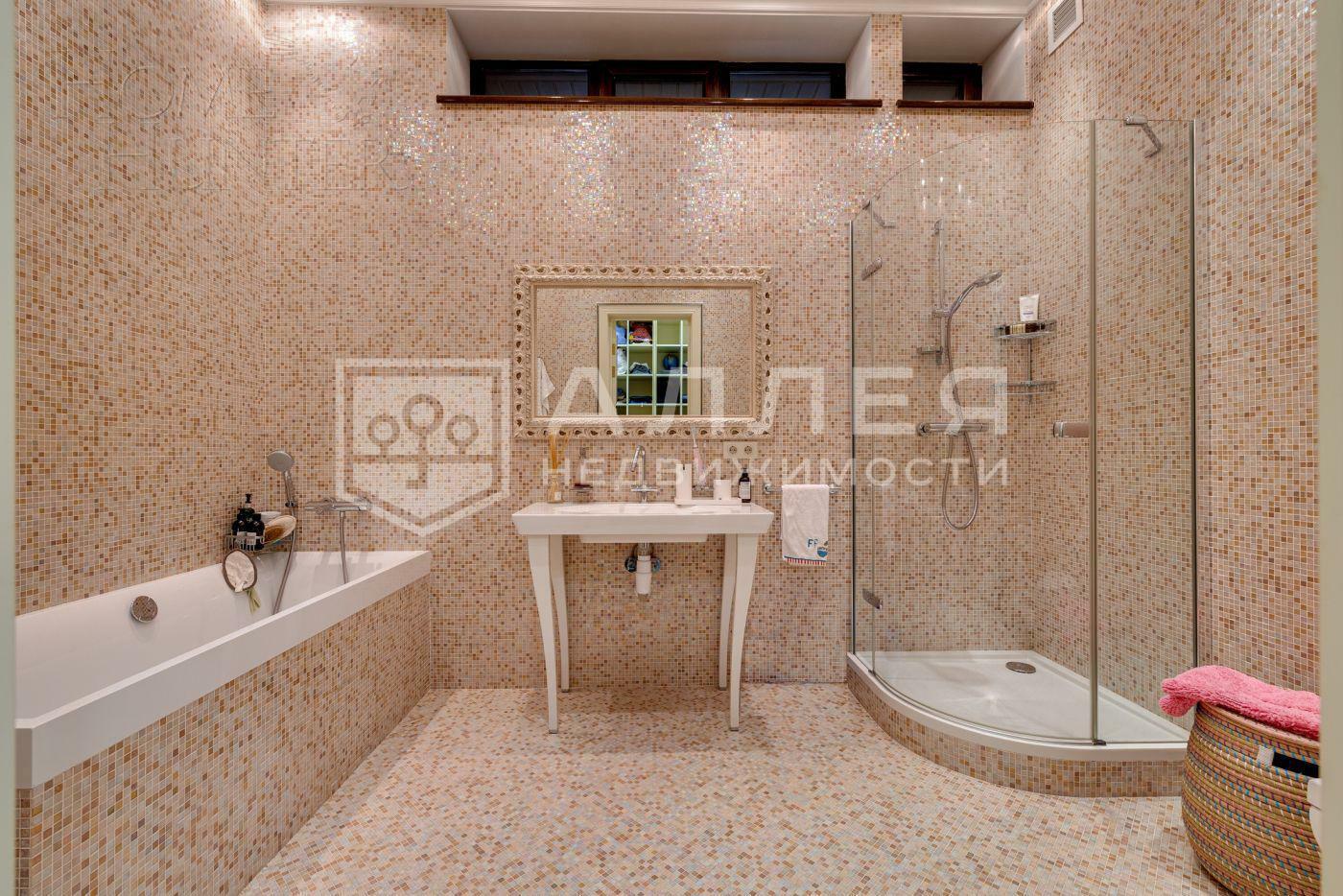 2-этажный коттедж 1 135 м² с отделкой