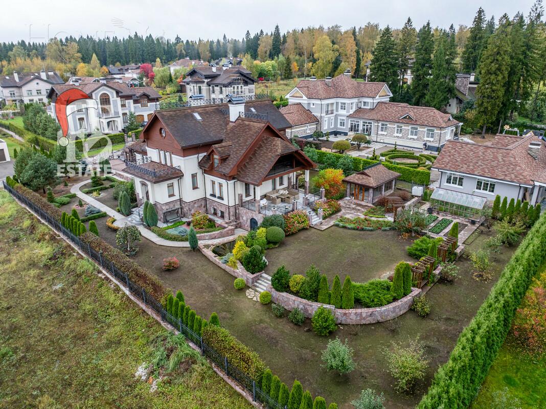 2-этажный коттедж 700 м² с отделкой