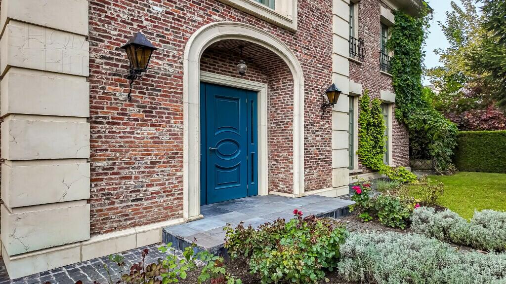 2-этажный коттедж 820 м² с отделкой