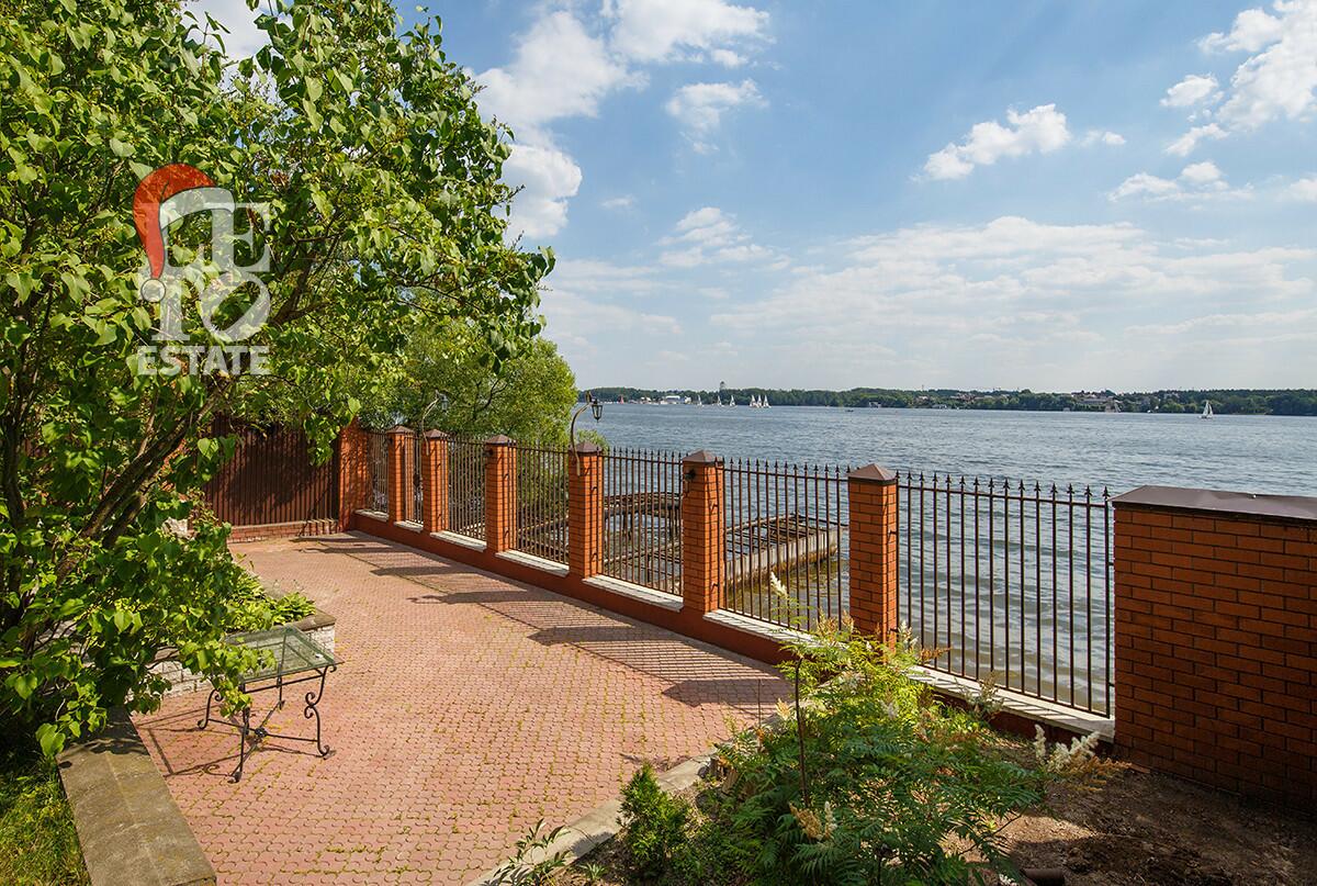 3-этажный коттедж 406 м² с отделкой