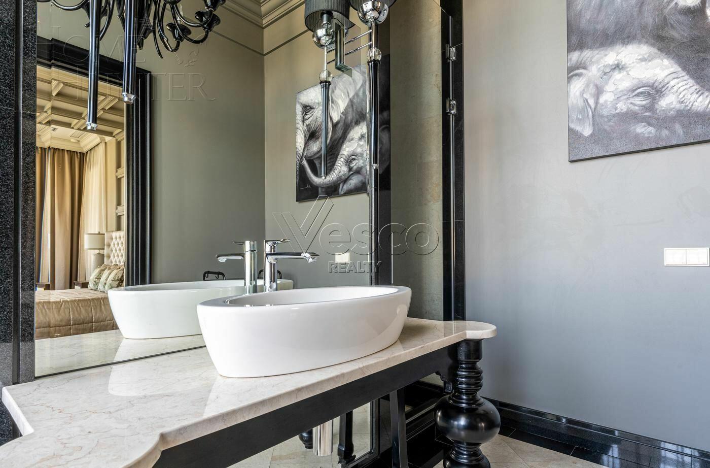 2-этажный коттедж 1 065 м² с отделкой