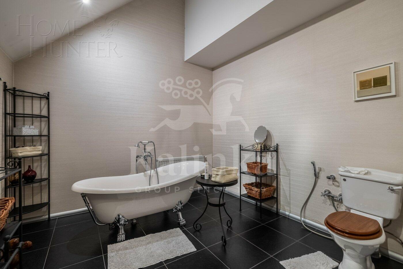 2-этажный коттедж 1 200 м² с отделкой