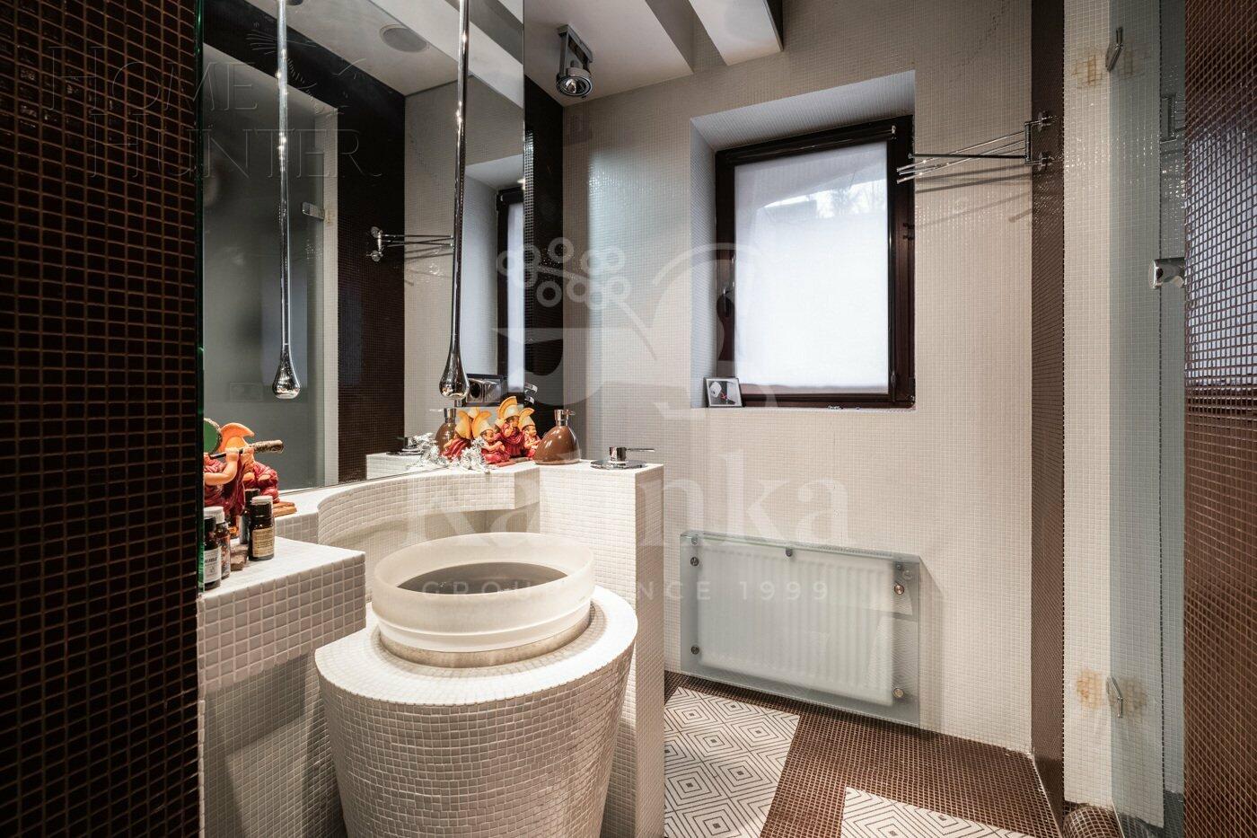 2-этажный коттедж 1 200 м² с отделкой