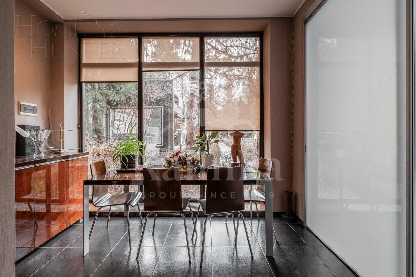 2-этажный коттедж 1 200 м² с отделкой