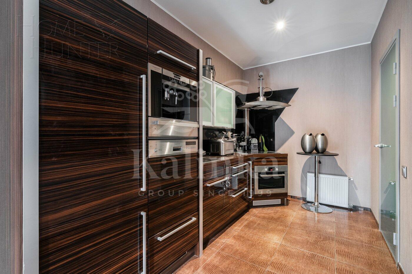 2-этажный коттедж 1 200 м² с отделкой