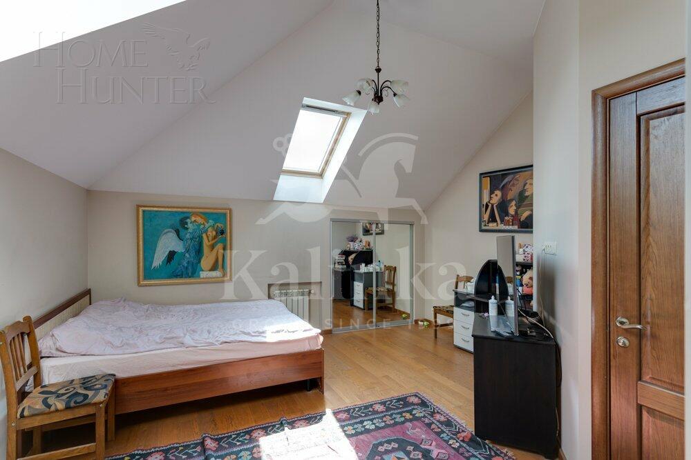 3-этажный коттедж 550 м² с отделкой