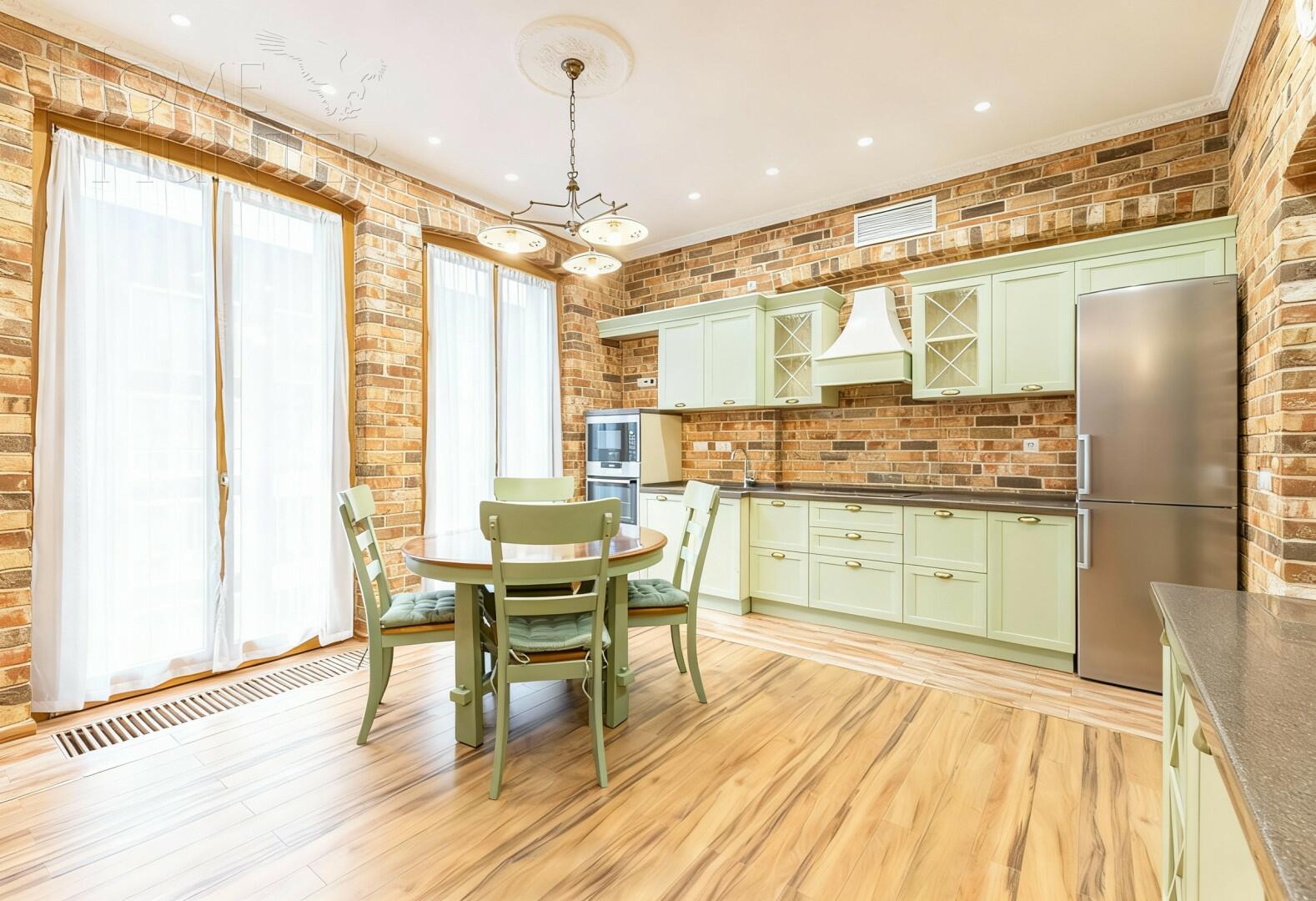 2-КОМН. КВАРТИРА С ОТДЕЛКОЙ 95 М² НА 4 ЭТАЖЕ