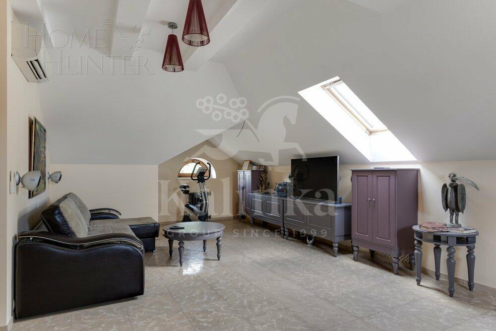 3-этажный коттедж 550 м² с отделкой