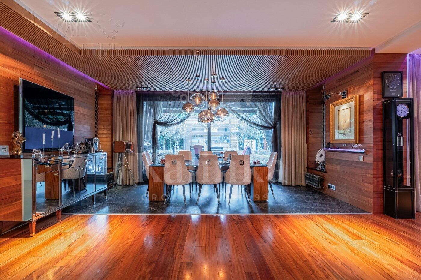 2-этажный коттедж 1 200 м² с отделкой