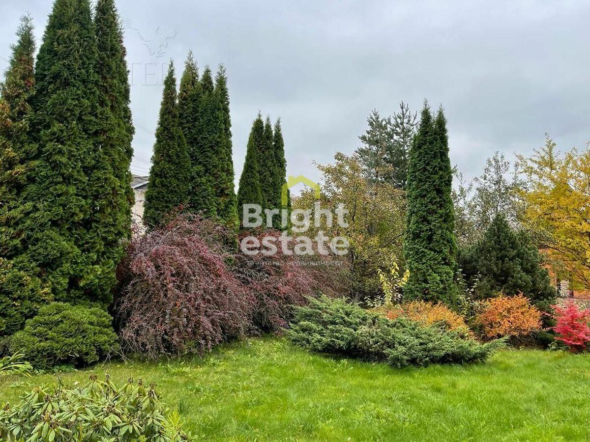 3-этажный коттедж 1 040 м² с отделкой