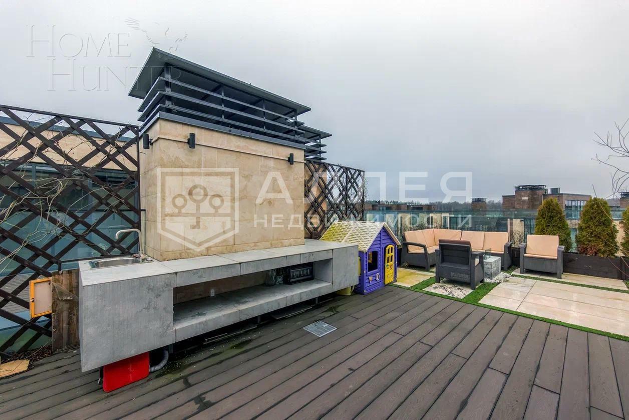 3-этажный таунхаус 345 м² с отделкой