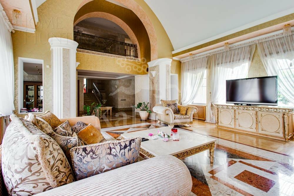 3-этажный коттедж 850 м² с отделкой