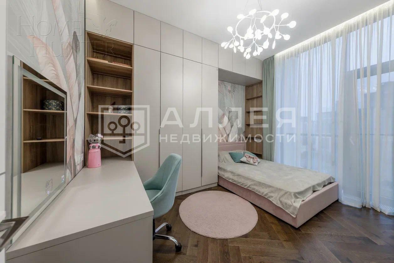 3-этажный таунхаус 345 м² с отделкой