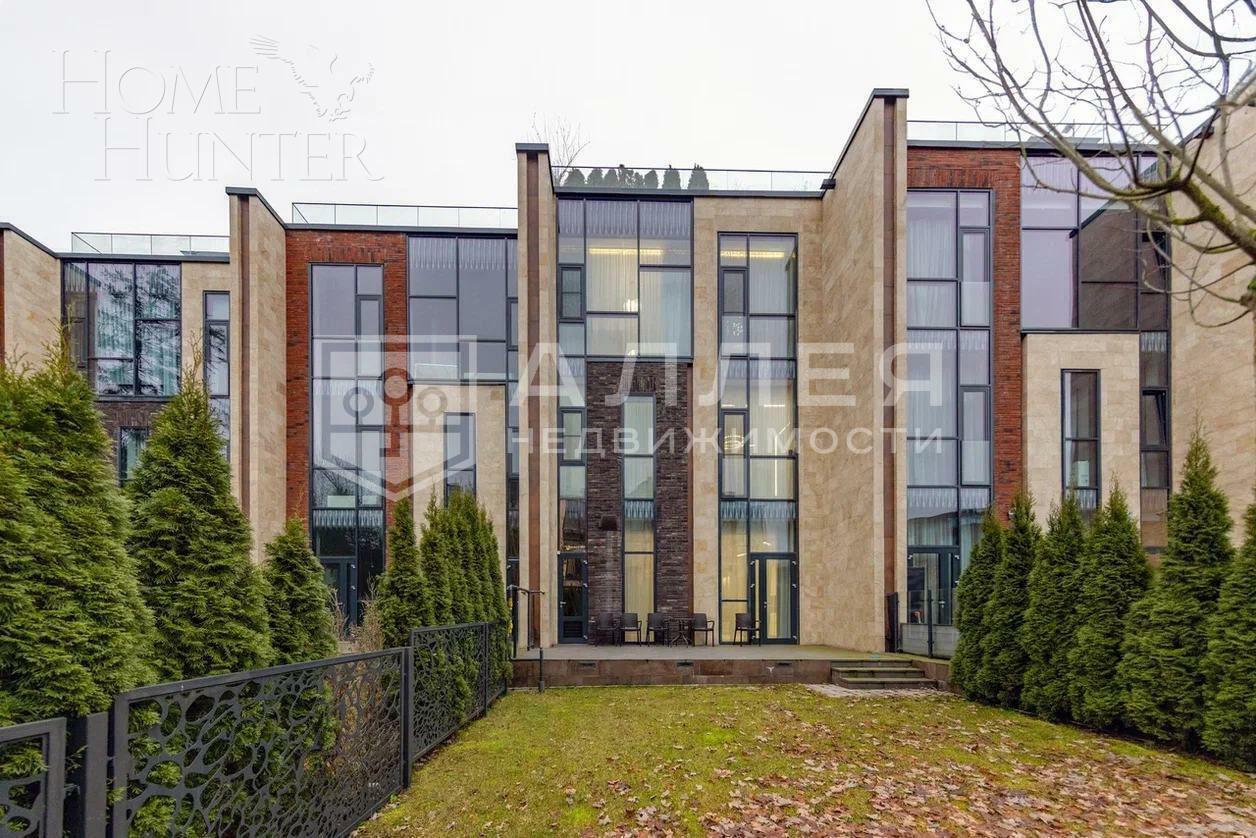 3-этажный таунхаус 345 м² с отделкой