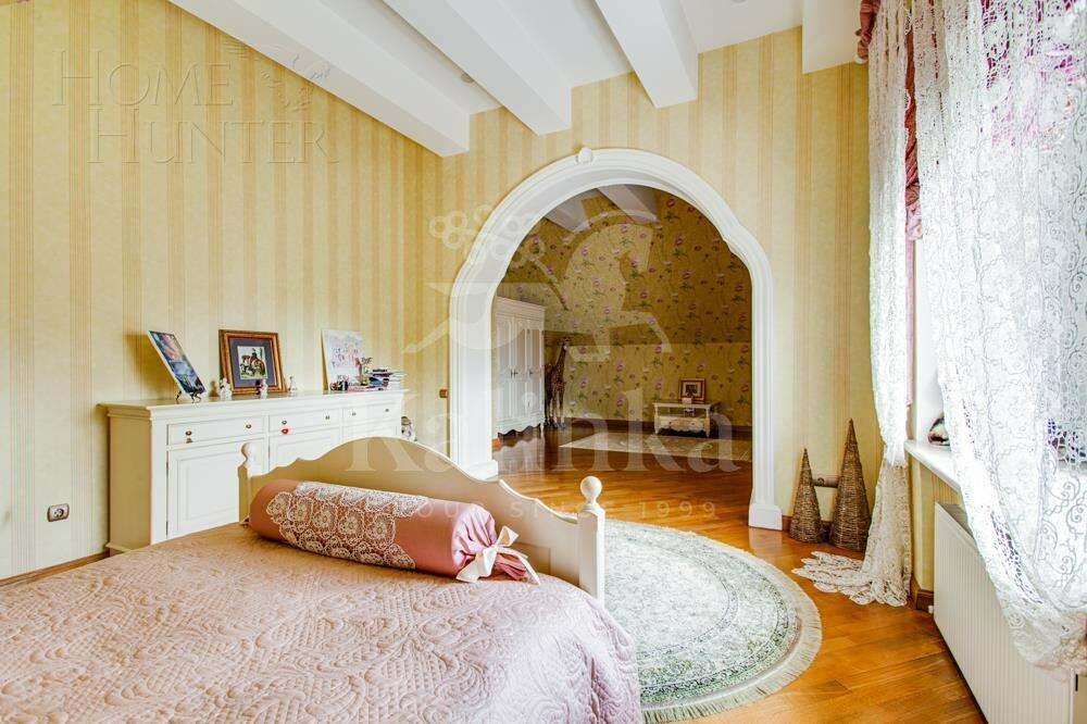 3-этажный коттедж 850 м² с отделкой