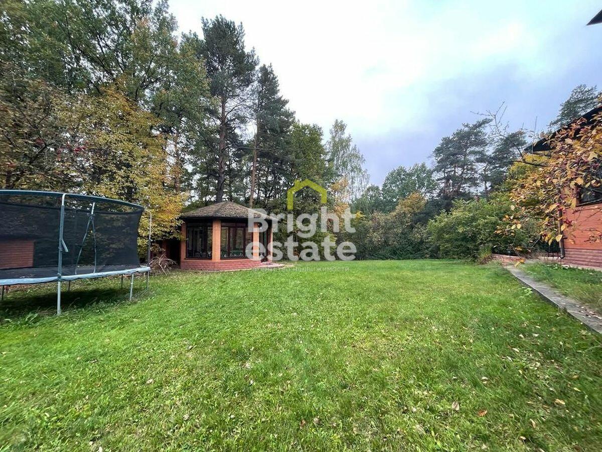 3-этажный коттедж 1 040 м² с отделкой