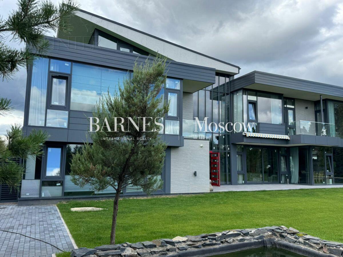 2-этажный коттедж 800 м² без отделки