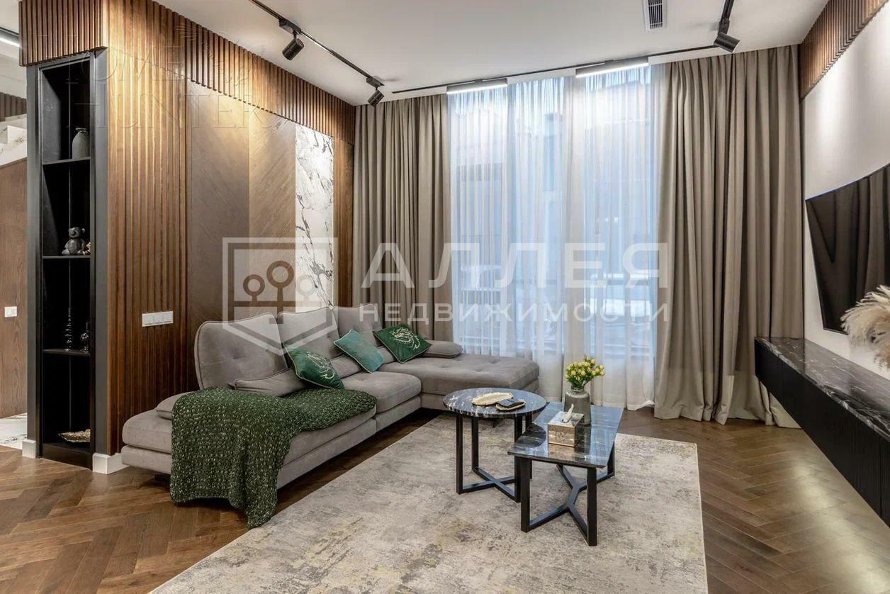 3-этажный таунхаус 345 м² с отделкой